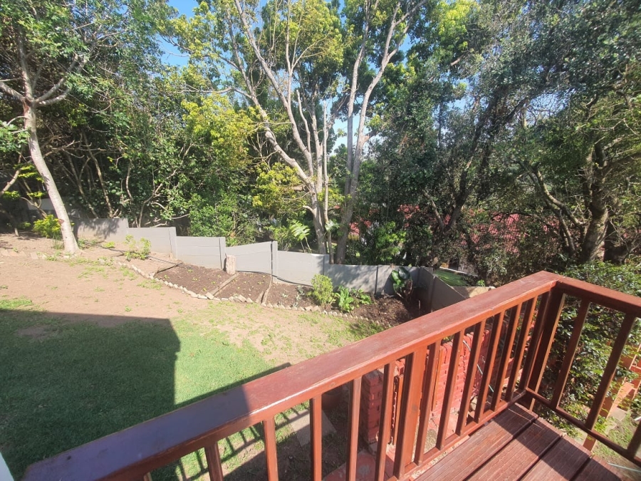 To Let 5 Bedroom Property for Rent in Beacon Bay Eastern Cape